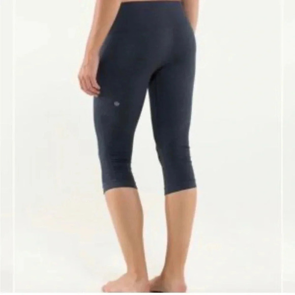 Lululemon In The Flow Crop Tights Leggings Heathered Grey  Size 6 - Picture 1 of 8